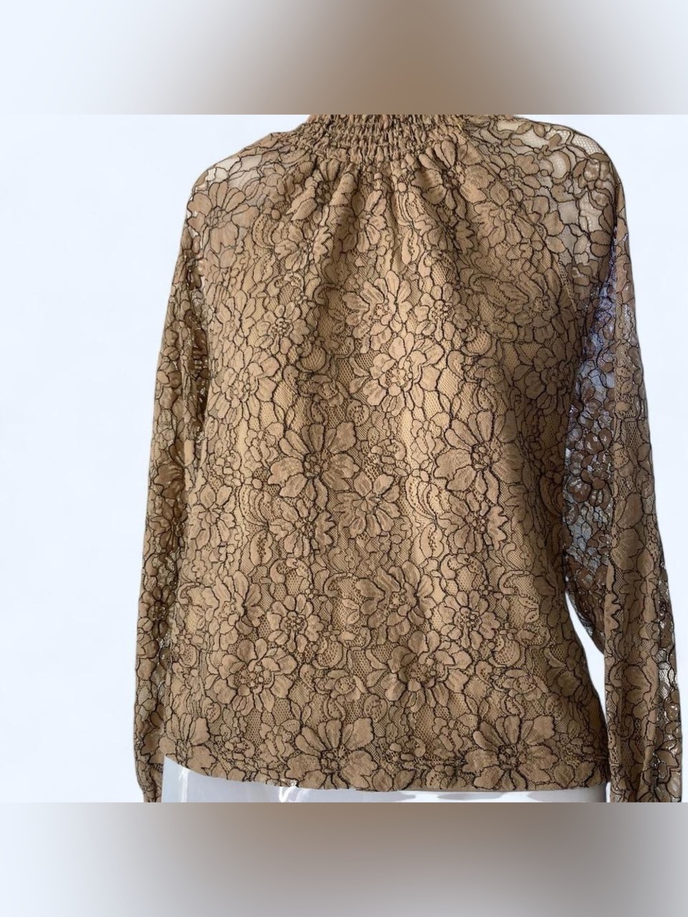 Ultra Pink cream lace blouse w button up back & elastic neckline sheer sleeves M